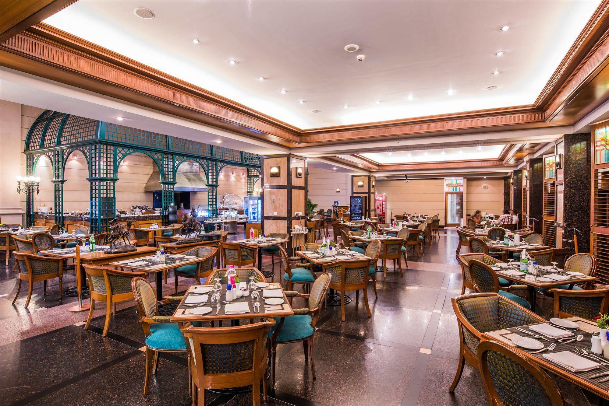 Le Meridien Bangalore Eksteriør bilde